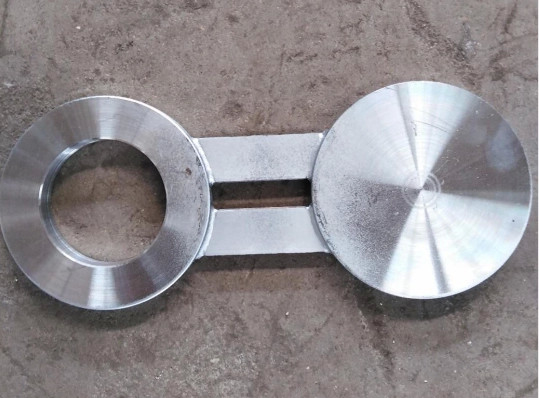 TOBO Titanium Grade 2 Pipe SPO BLD Flanges Alloy Steel RF Spectacle Blind Flange
